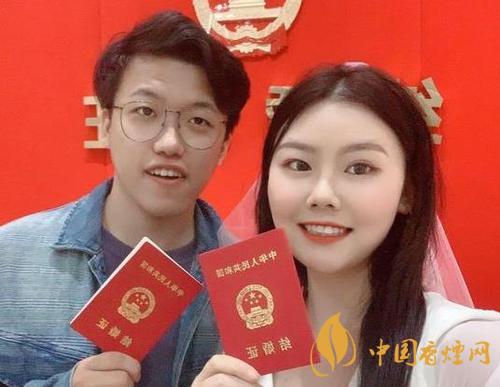 90后同名同姓情侶領(lǐng)證結(jié)婚 太有夫妻緣了！